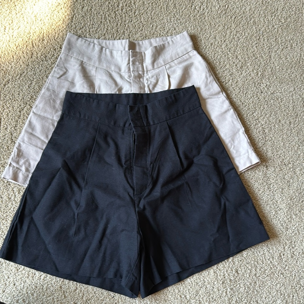 Set of 2 size S shorts
